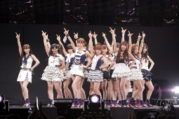 「LOVE in Action Meeting」に出演したAKB48