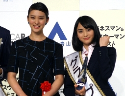 武井咲とグランプリの菊田彩乃さん