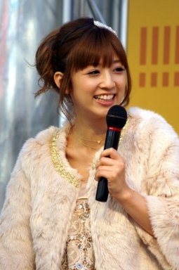 小倉優子、とろける笑顔