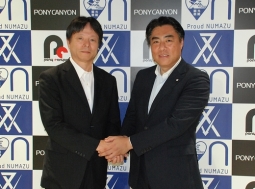 吉村社長（左）と瀨重市長（右）が登壇