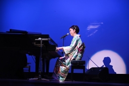 35周年記念コンサートを開催した多岐川舞子