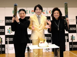 左からさわだすずこ氏、小山雄大、松前ひろ子氏