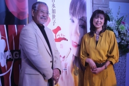 （左）吉幾三、吉永加世子