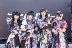 ファントムシータ（写真:Viola Kam <V