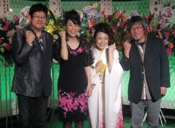 左から編曲家・伊戸のりお氏、作詞家・円香乃氏、戸川よし乃、作曲家・岡千秋氏