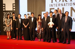第27回東京国際映画祭開幕（写真中央は安倍内閣総理大臣）
